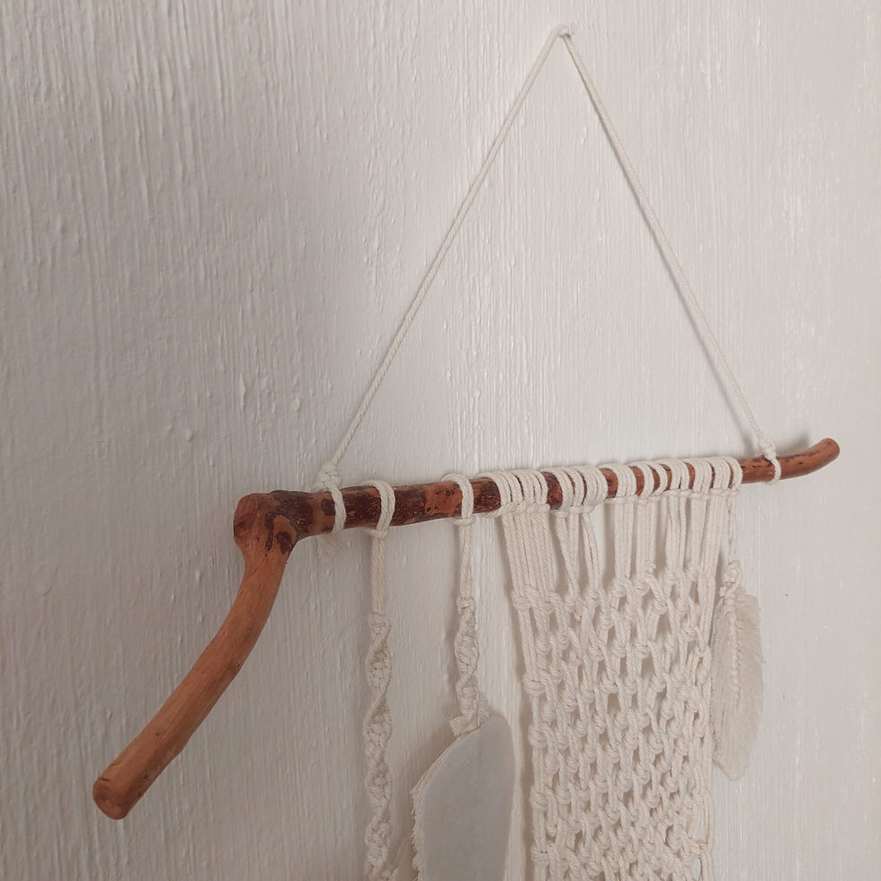 Miniatura: Colgante de pared con hojas de macramé y palo de ceibo