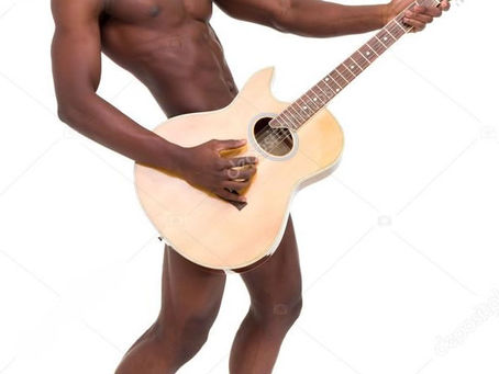 O naturista necessita estar vestido