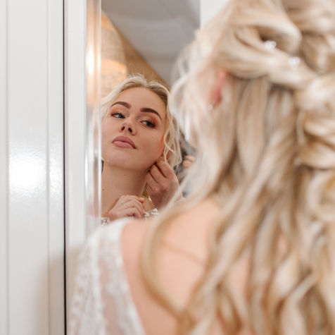 bruidsstyling - bruidskapsel - bruidsmake-up - bruidsvisagie - bruidsstyling - make-up artist - wedding - ik ga trouwen - ja, ik wil - bridal artist - haarstyling - visagie - trouwmake-up - trouwdag - weddingday - weddinginspiration - team bride - trouwen in 2026 - trouwen in 2025 - trouwen in 2027 - bruiloft - daggasten opmaken - bruidsgasten - bruidstyliste aan huis - bruidsstyliste twente -  bruidsstyliste almelo - stijlbewust - make-up studio - proefsessie - weddingarrangement