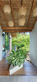 Villa on the Rock, Porch