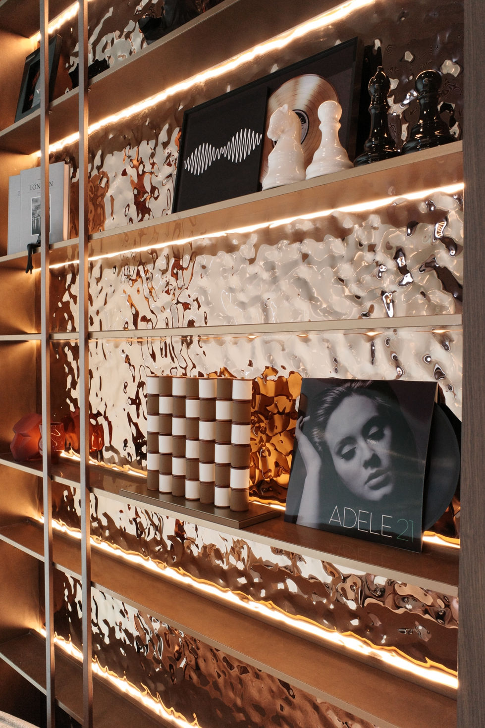 LINE_ALBUM_VV9-Photoshoot_250506_58