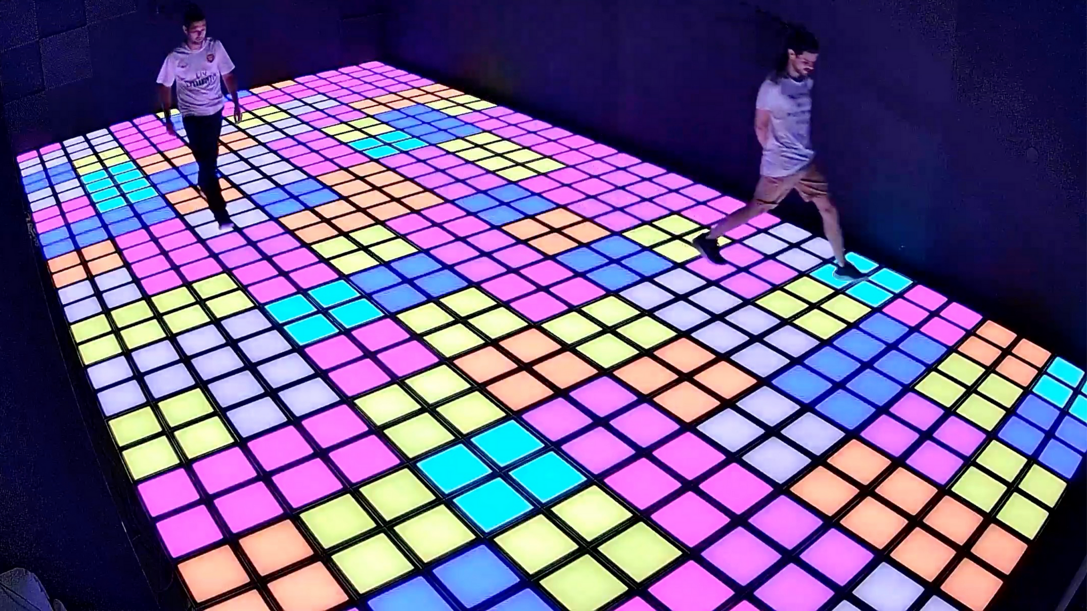 Ios Pixel Run Pixel Run | Jogo de Arena LED Interativo | Pixel Arena Oeiras