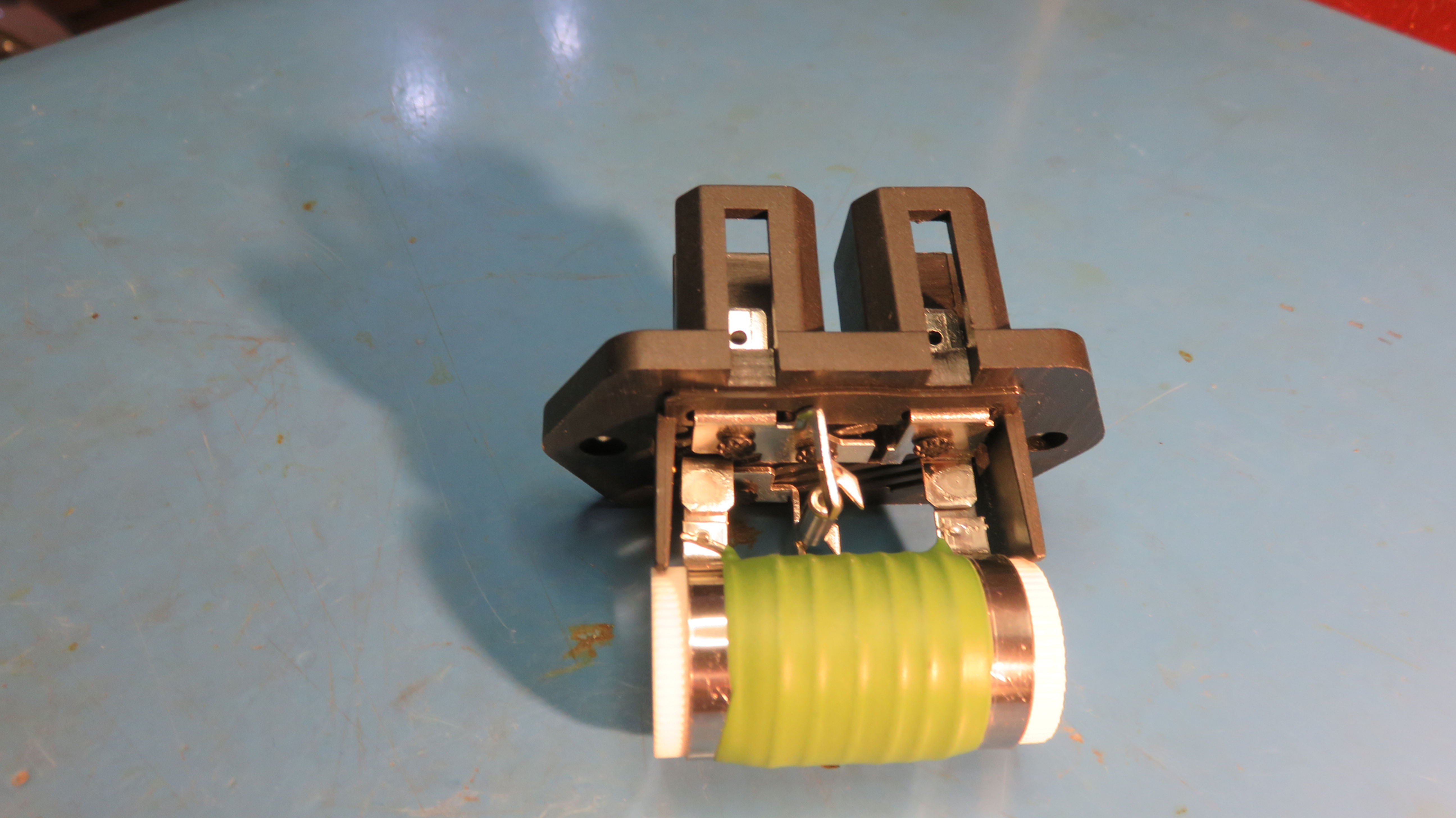 Maserati 3200 Cooling fan resistor