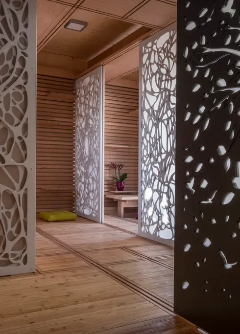 full_Partition_Walls_Bruag_MDF_20mm_Perforation_Desin_Customer_Japonais_Cellon_8mm__7_.web