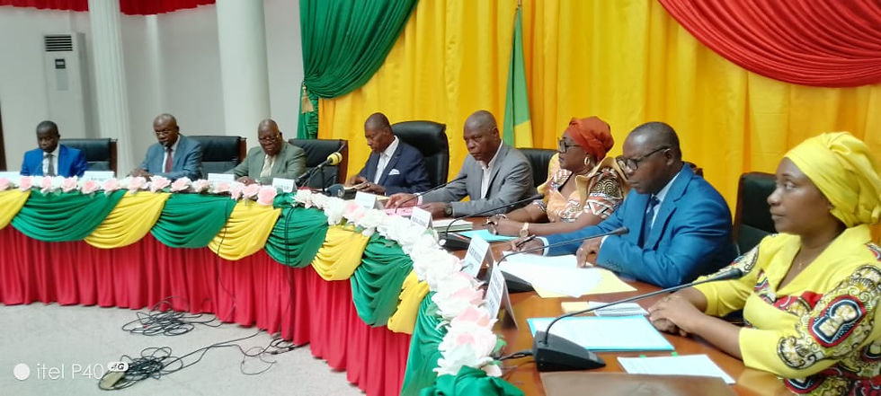 Le président de la Cour constitutionnelle, Auguste Iloki, a lancé le 5 mars à Brazzaville les travaux du Forum sur la régularité de l’élection du président de la République dont le but est de former les coordonnateurs et les délégués de l’institution pour l’observation du scrutin des 12 et 15 mars. Une action saluée par Rodrigue Nguesso.