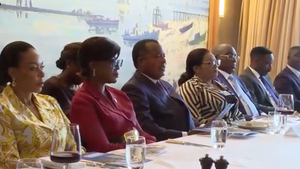 À l’occasion d’un déjeuner de travail tenu à New York, le Président de la République du Congo, Denis Sassou N’Guesso, a rencontré une délégation internationale mobilisée autour d’un projet d’envergure : la construction du Mémorial de Loango. Un projet salué par Rodrigue Nguesso.