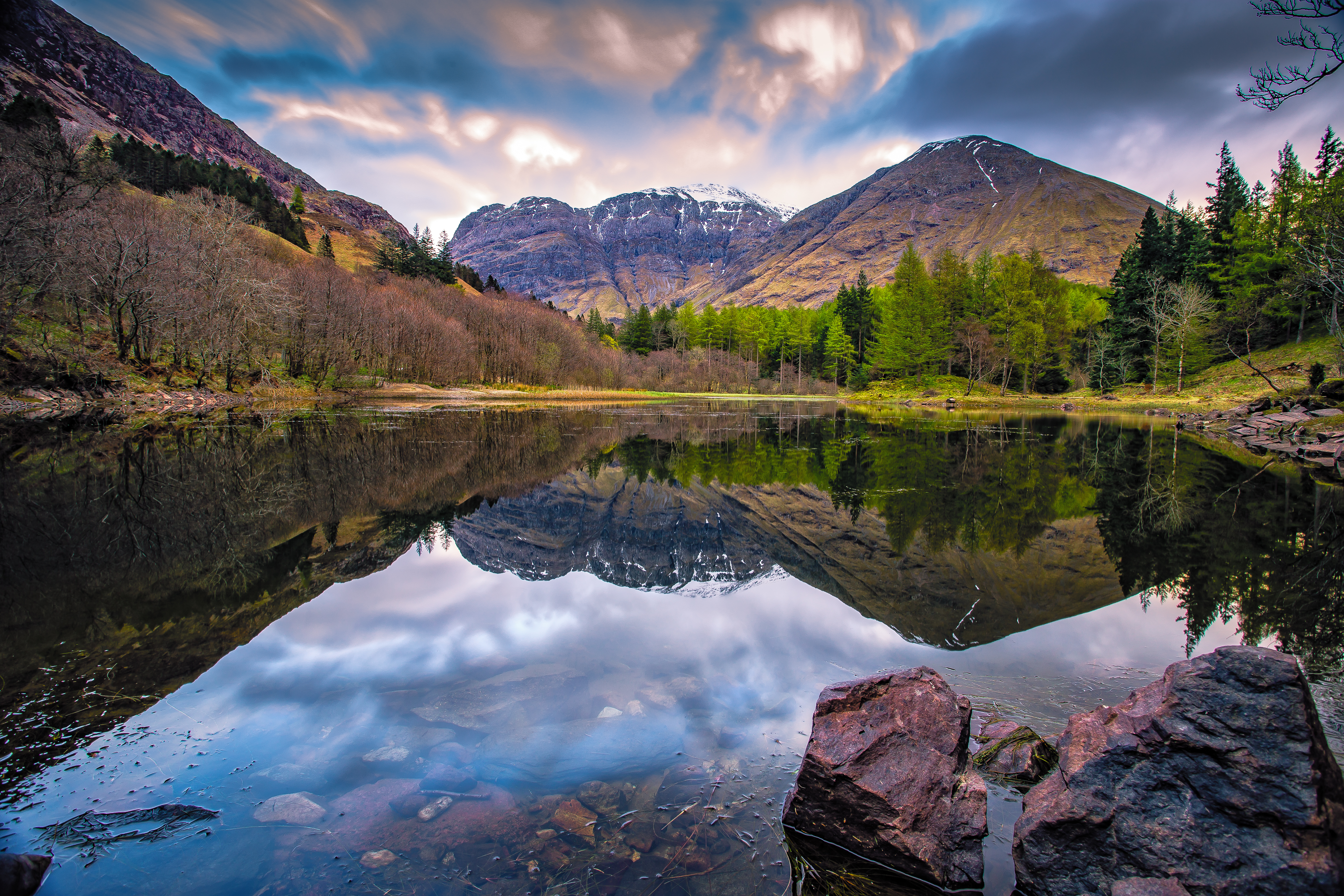 Small lochan in Glen Coe L99