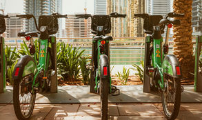 Fahrradabstellplätze & Fahrradkeller im Mehrfamilienhaus 2026: Pflichten, WEG-Beschluss und sicheres Laden von E-Bikes