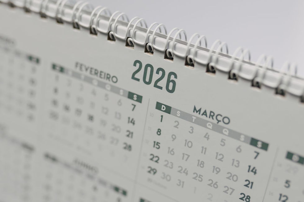 Aufgestellter Tischkalender in Nahaufnahme als Sinnbild für Fristen und Laufzeiten im befristeten Mietvertrag
