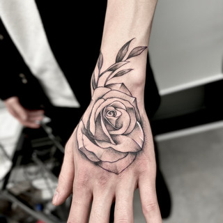 Hand rose