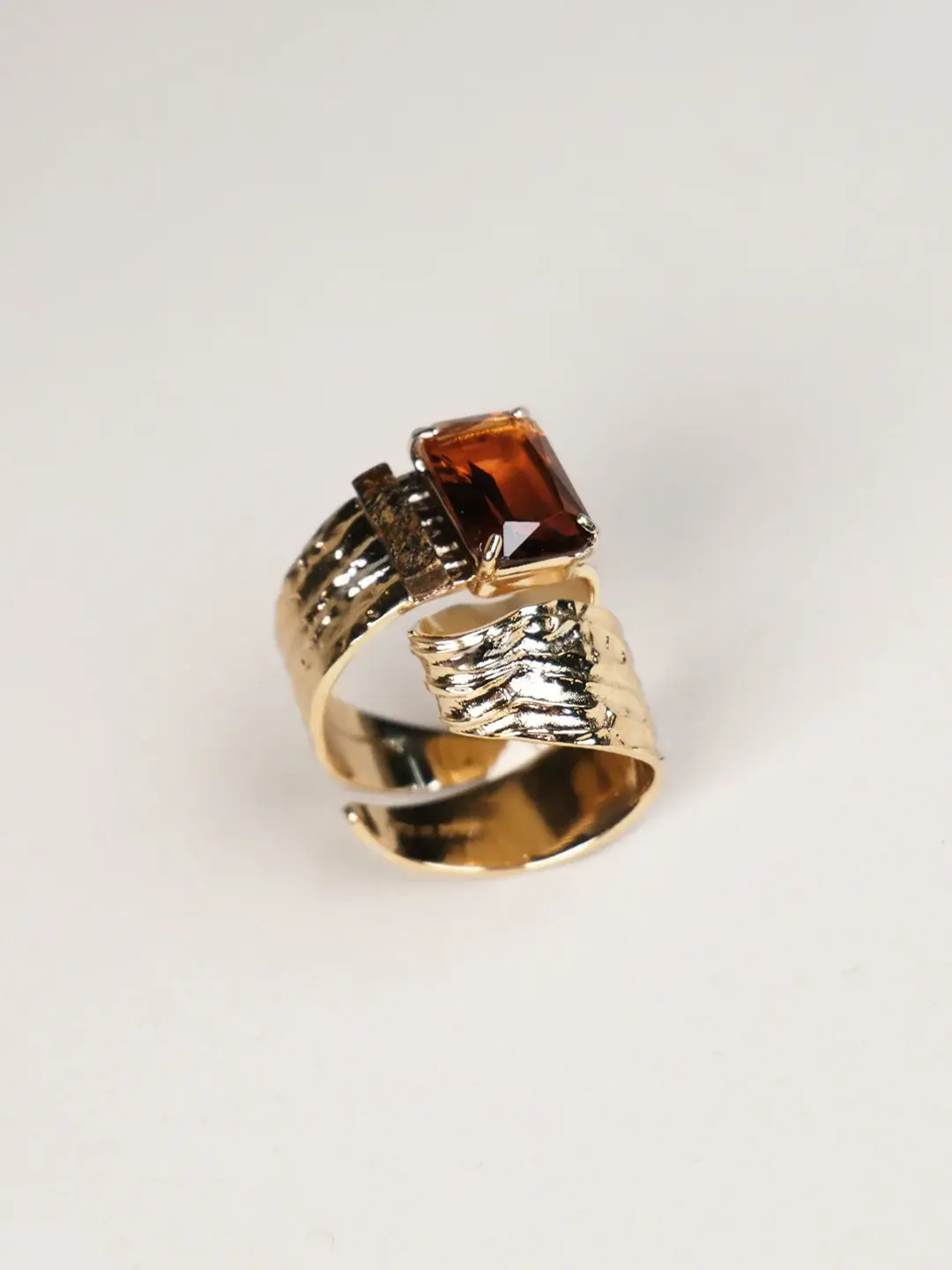 ANELLO RICCIOLO CON PIETRE COD. BODAOM01