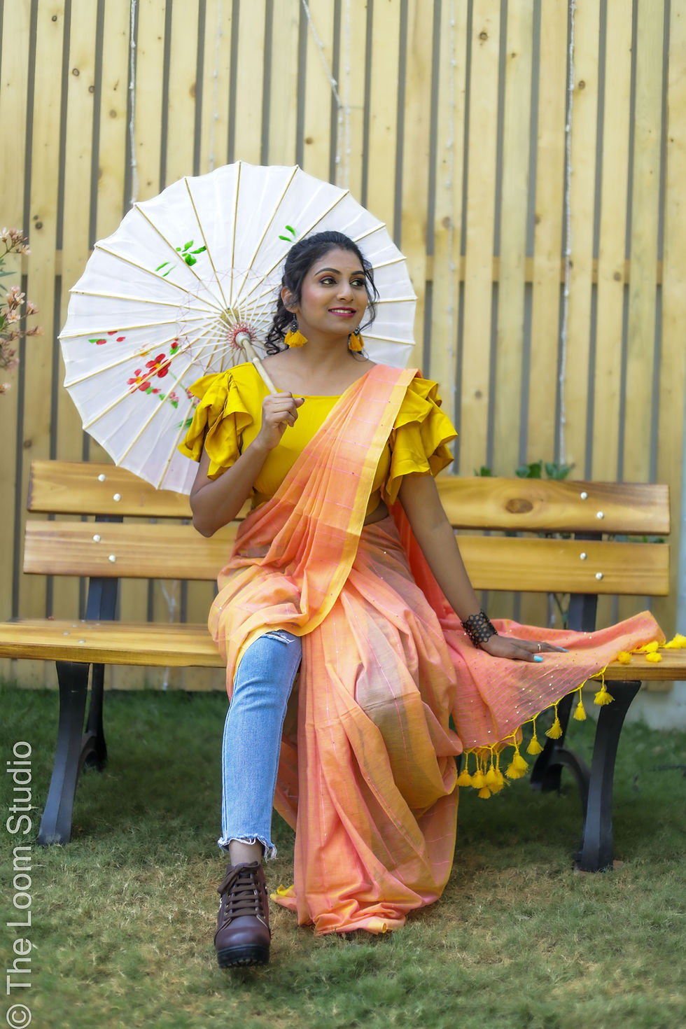 Thumbnail: Candy Crush Pure Handwoven Dual Tone Mul Cotton Sequins Saree