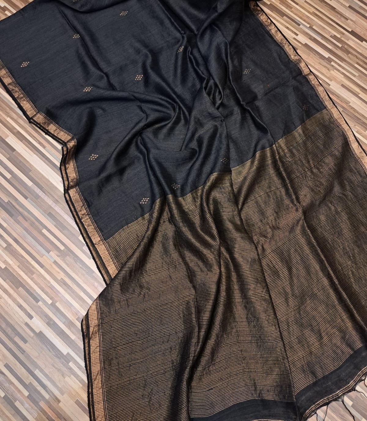 Shadow Luxe Pure Handwoven Matka Silk Saree