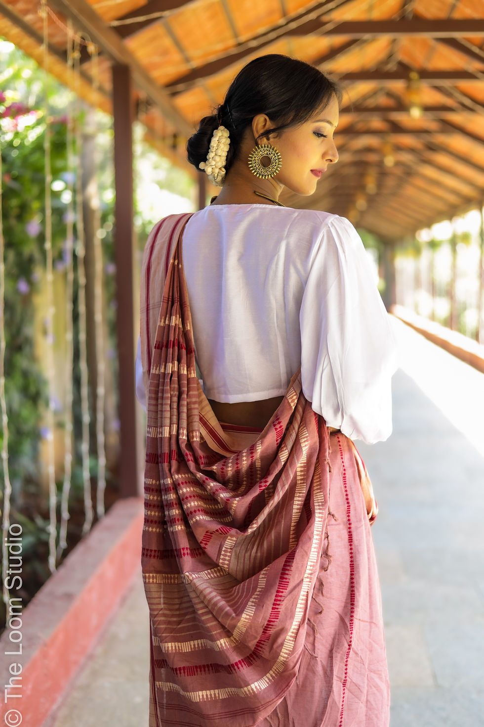 Thumbnail: Vintage Veils Pure Handwoven Cotton Begumpuri Saree