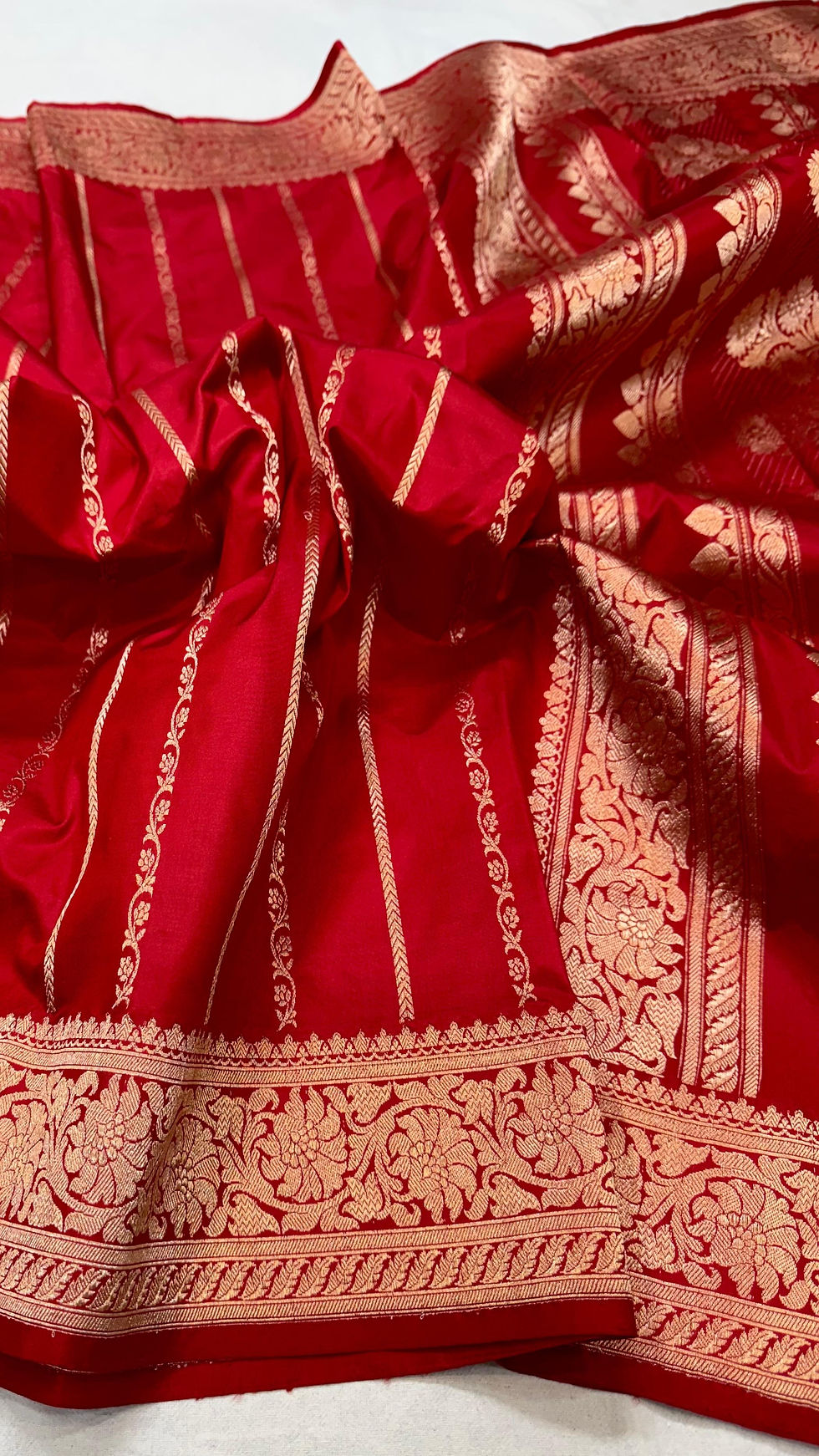 Thumbnail: Scarlet Flame Pure Banarasi Handloom Katan Silk Saree