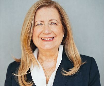 Laura Shea Headshot_edited_edited_edited