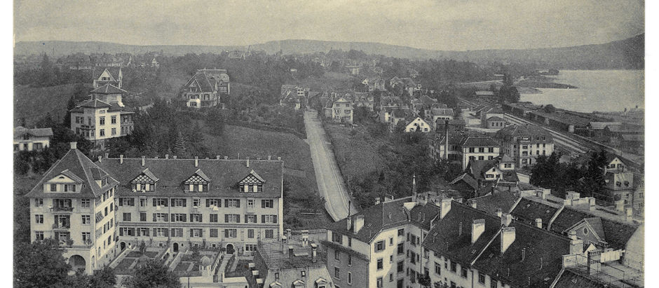BLICK VON DER ALTEN KIRCHE HINUNTER
