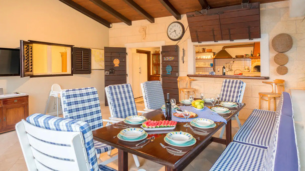 dining_area.jpeg