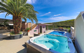 Villa_Okrug_Jacuzzi.jpeg