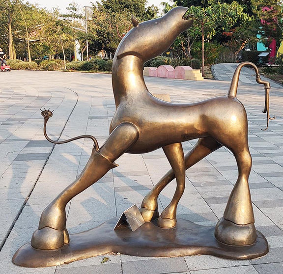 Escultura de Marcos Pizarro en bronce, Art21Studio.