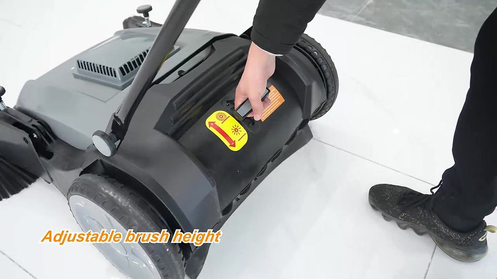 Thumbnail: Floor Sweeper BC39S with an additional set of side brushes and main broom