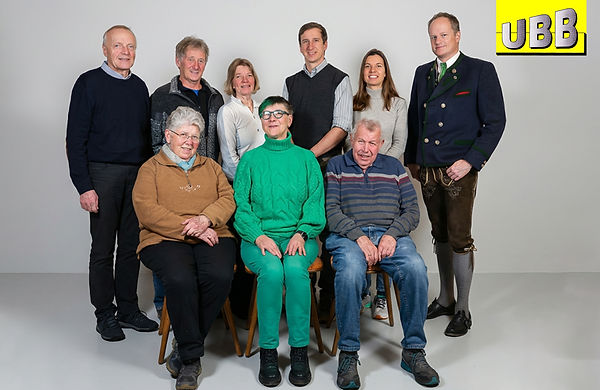 UBB Gruppenfoto 2026 grau.jpg