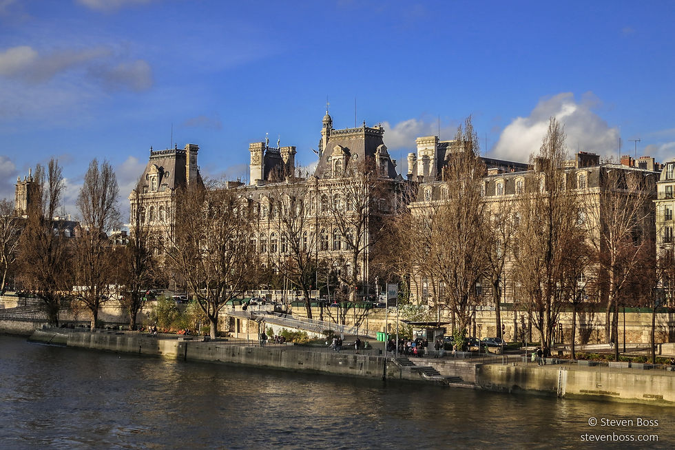 Hôtel de Ville - across the Seine on a sunny winter morning, Paris, France