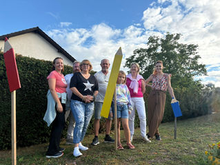 Des décorations dans le village pour la rentrée