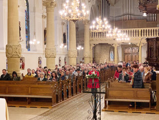 Première messe après la remise en peinture de l'église