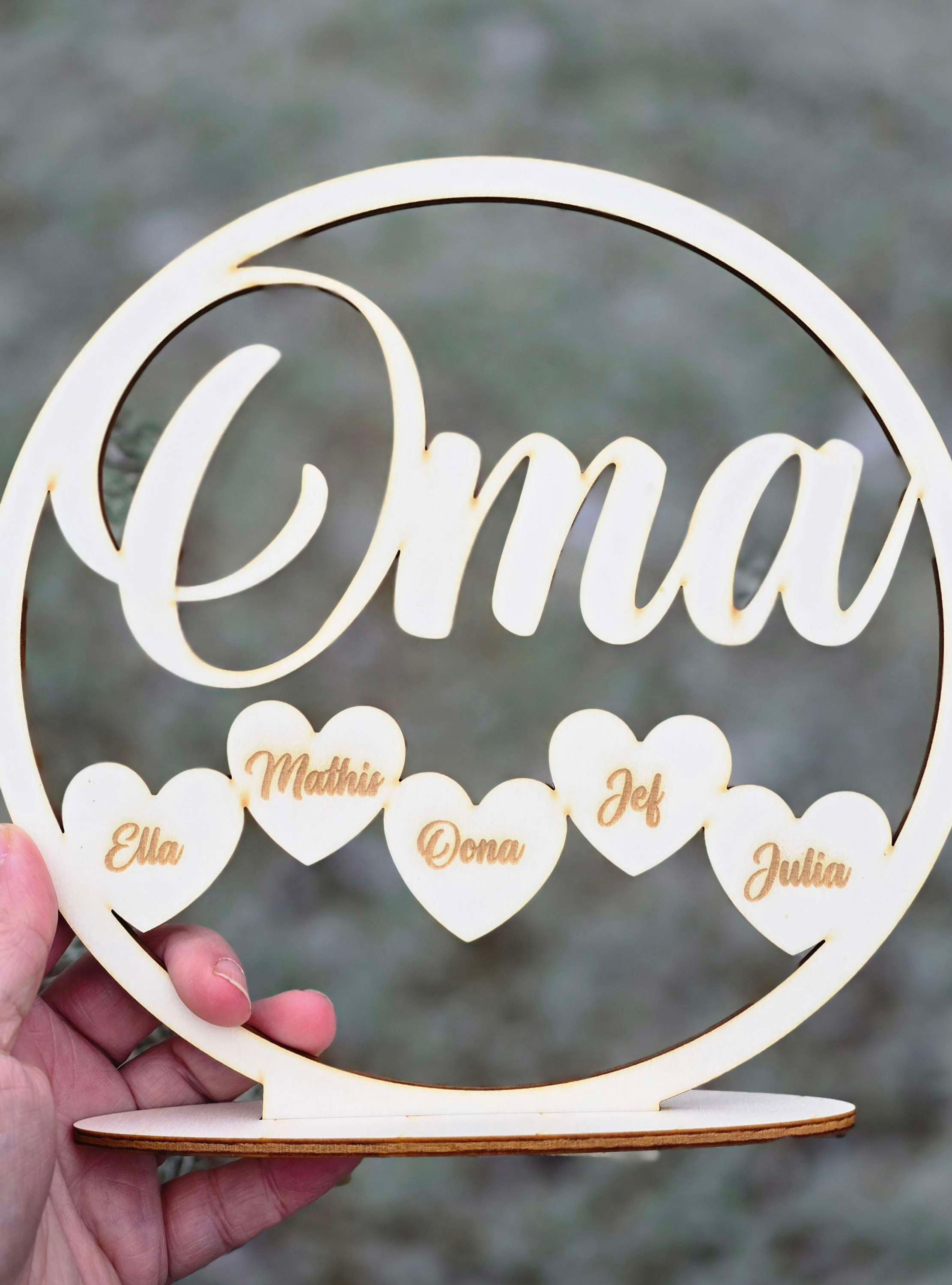 Houten naam cirkel met grote naam en hartjes 