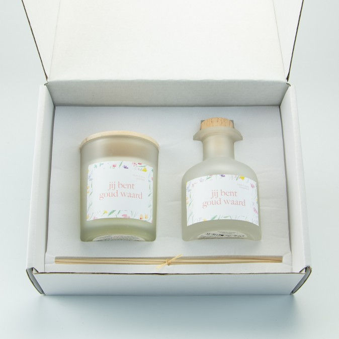 Thumbnail: Luxegiftbox Geurkaars & Diffuser Gevuld - Simply The Best