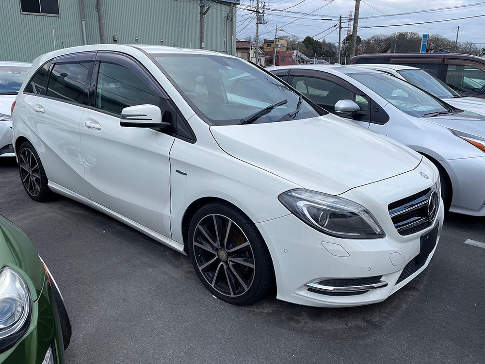 メルセデス・ベンツ　BクラスB180