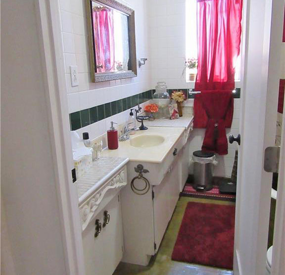 Bathroom - Before