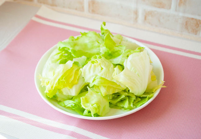 レタスは熱で縮むので小さくしすぎないのがコツ
