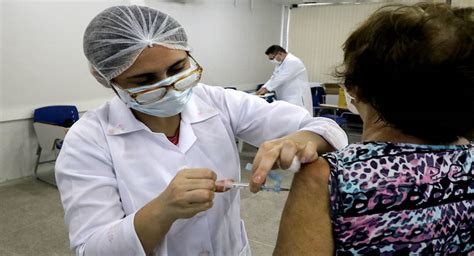 DF vai aplicar dose de reforço nos maiores de 70 anos e imunossuprimidos