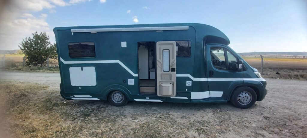 alkoven-caravan-(9).jpg
