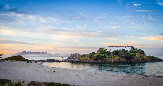 aluguel de roupas em cabo frio