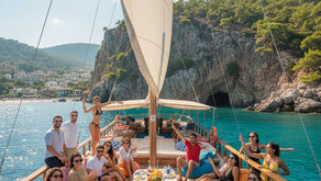 Tekne Turlarıyla Fethiye'nin Cennet Koylarını Keşfedin.