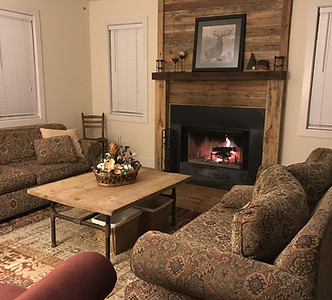 Cozy livingroom with firplace