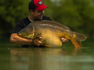 Leon van Beelen met een hele dikke spiegel!