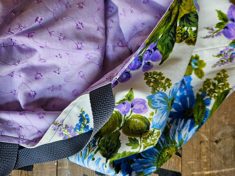 Thumbnail: Mid-century modern MCM floral & 1980s Mauve eyelet | Vintage reversible tote
