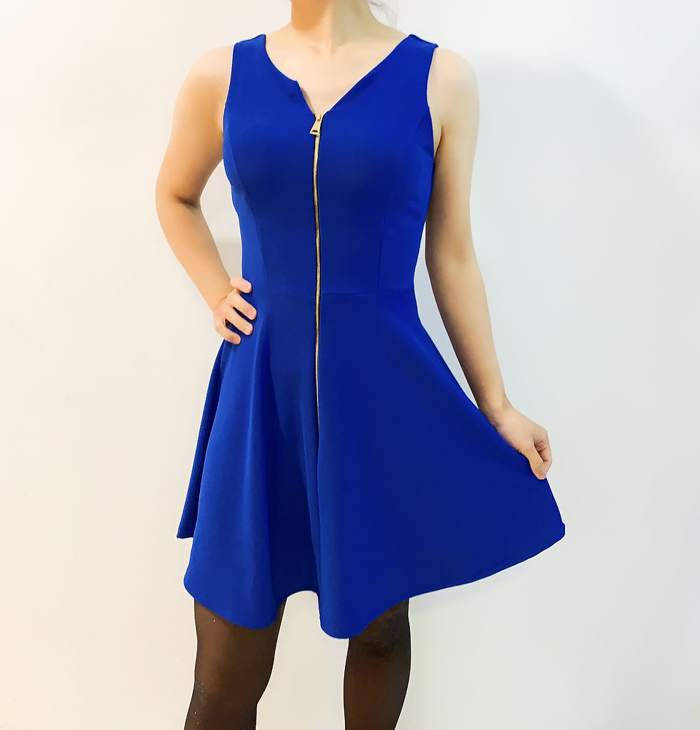 Miniature : ROBE SANS MANCHE ÉVASÉE