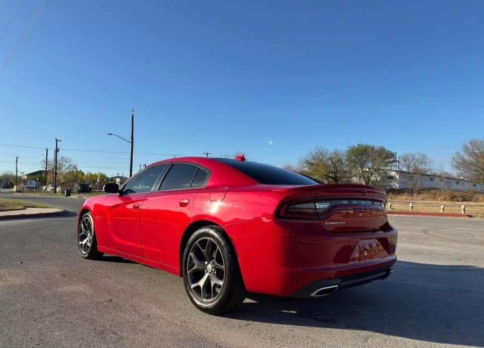 Thumbnail: 2017 Dodge Charger R/T
5.7L Hemi


