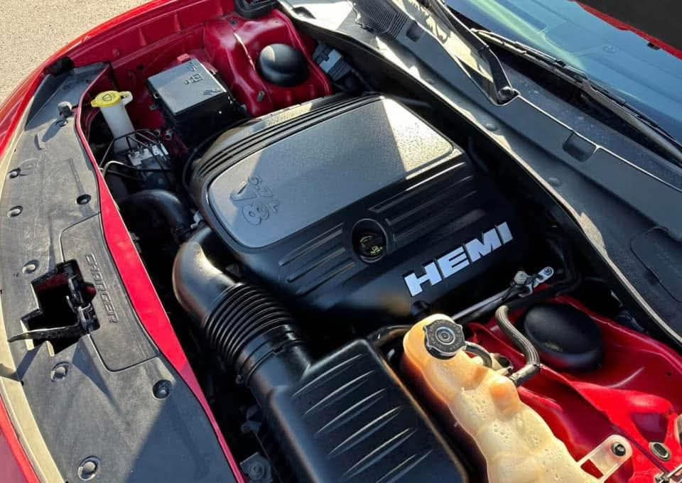 Thumbnail: 2017 Dodge Charger R/T
5.7L Hemi


