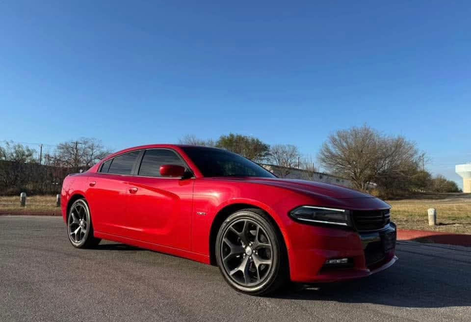 Thumbnail: 2017 Dodge Charger R/T
5.7L Hemi

