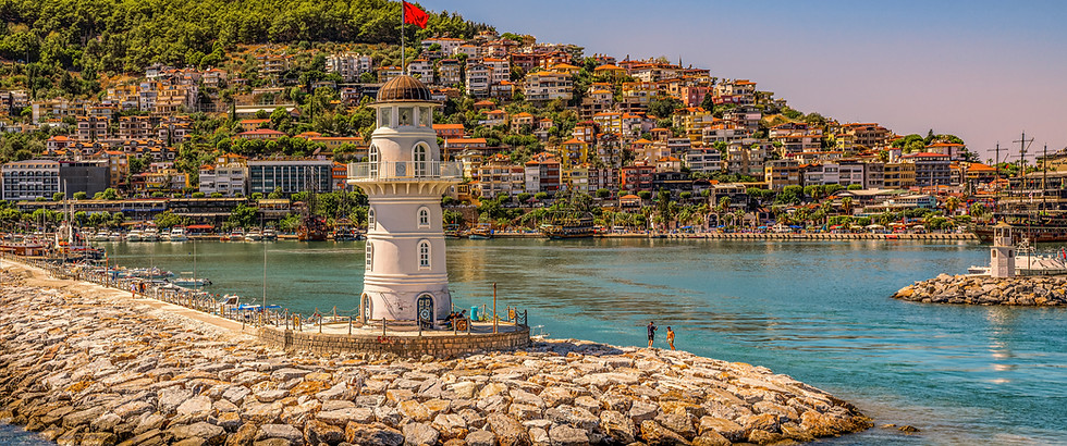 Wohnungen und Häuser in der Türkei am Meer