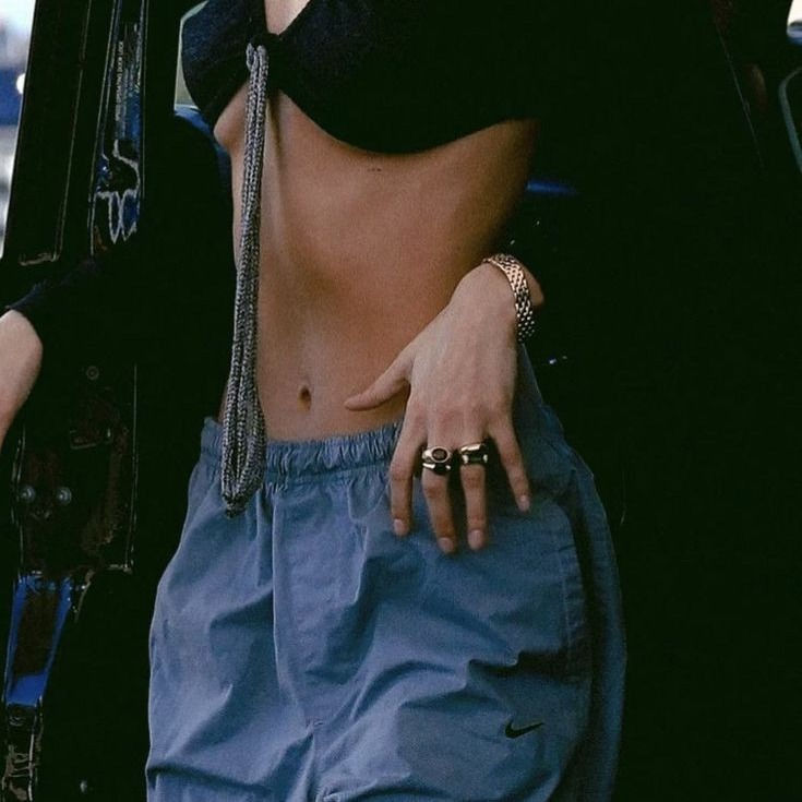Thumbnail: Carbon Copy of Bella Hadid's Body