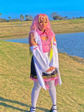 Mitsuri Kanroji Cosplay by @cloudofserotonin