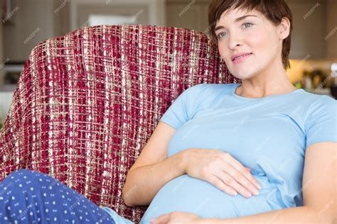 The first trimester can be overwhelming — you deserve comfort and support where you feel safest.
