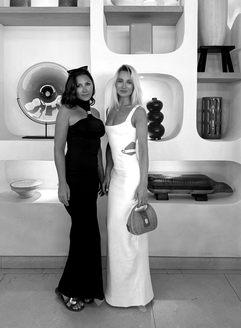 Ahai Studios Abi & Arabella.HEIC